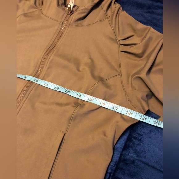 Yogalicious lux women’s zipup. - Picture 11 of 16